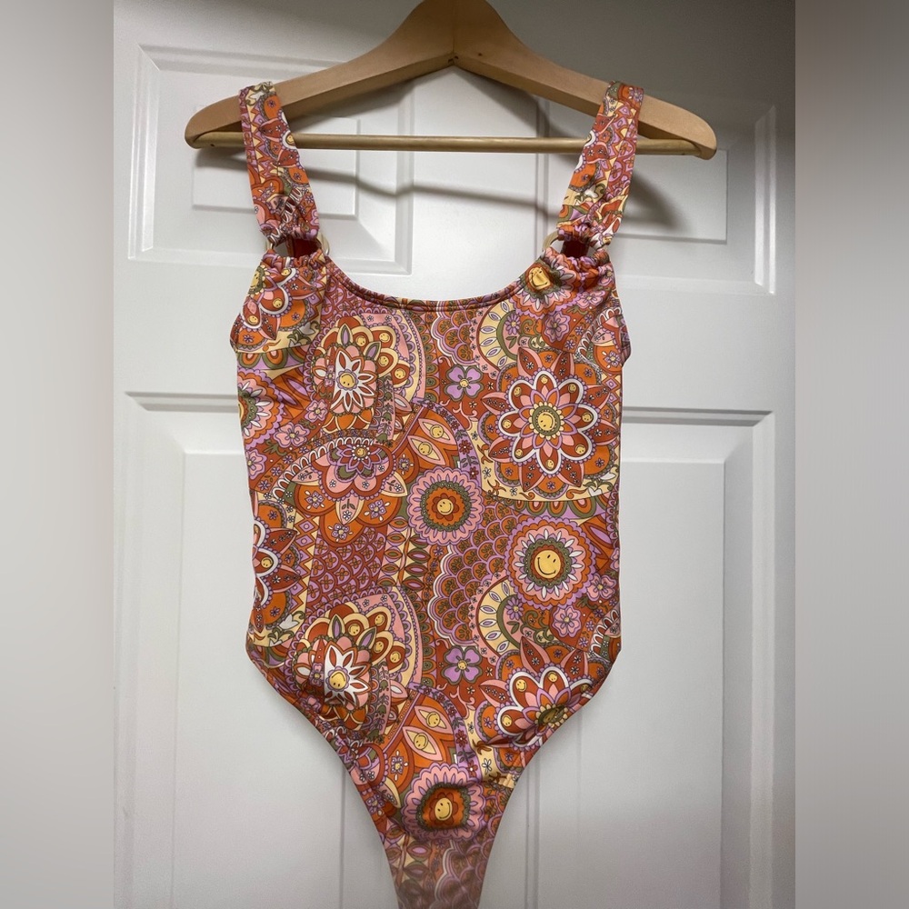 Billabong x Smiley 🙂 Floral One Piece 👙🌸🏝️